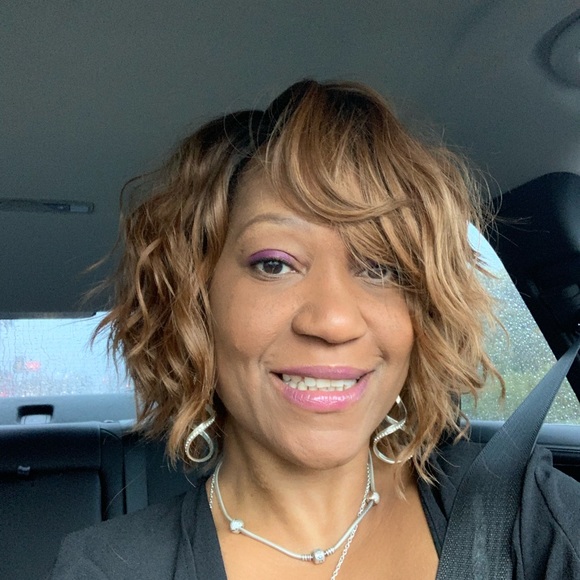 Meet your Posher, Dionne - Picture 1 of 1